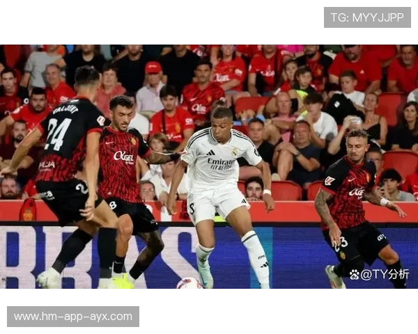 姆巴佩伯纳乌禁区内冲刺推射破门，皇马两球获胜全取三分